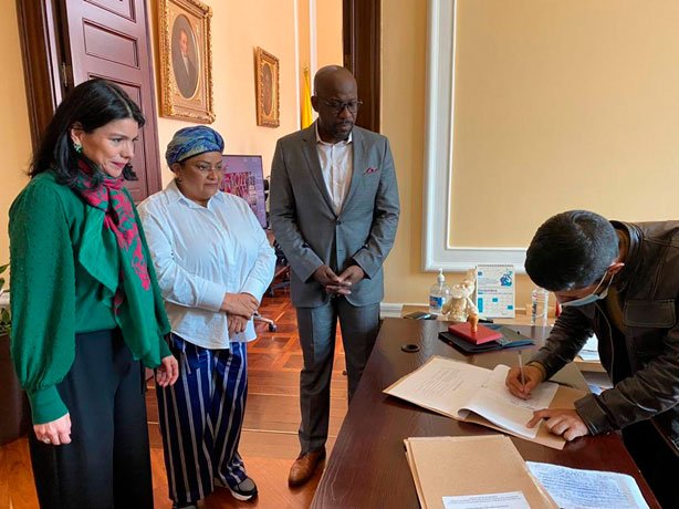 Durante la radicación del Proyecto en Secretaria General